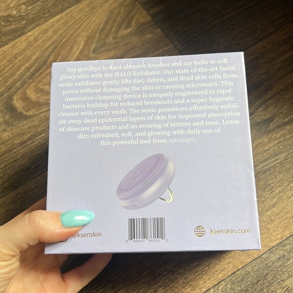 Halo Exfoliator - Picture 2 of 3